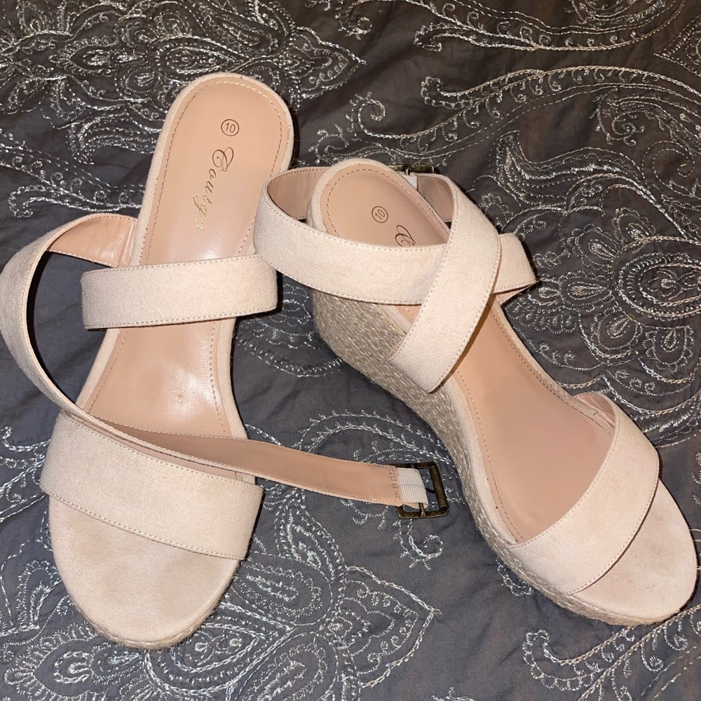 NWOT Nude Wedges